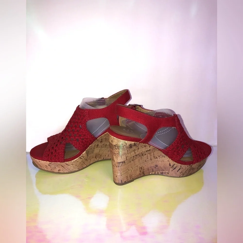 SO Vibrant Red Woven Wedges